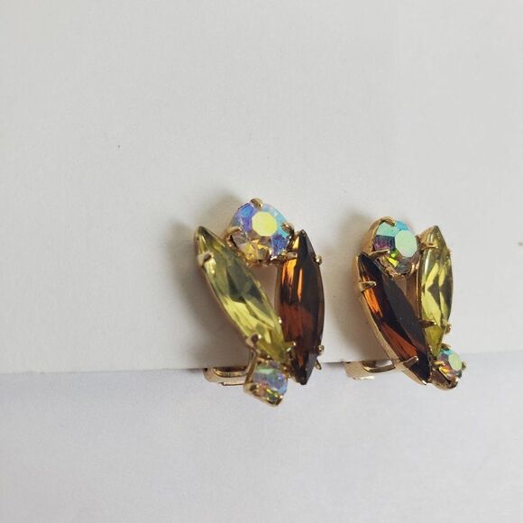 Vintage Topaz Yellow AB Navette Crystal Rhinestone Gold Tone Clip On Earrings - Picture 3 of 10